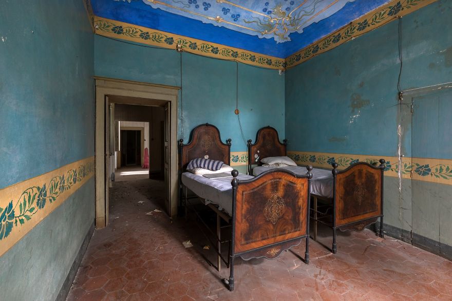 30 Abandoned Places In Italy That Look Truly Beautiful