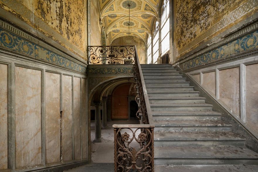 30 Abandoned Places In Italy That Look Truly Beautiful