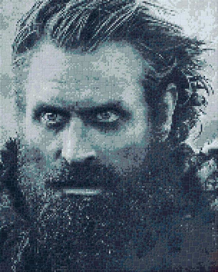 Artist Does Stunning Artwork With LEGO Pieces And You Will Surely Say, "It Is Not Possible"