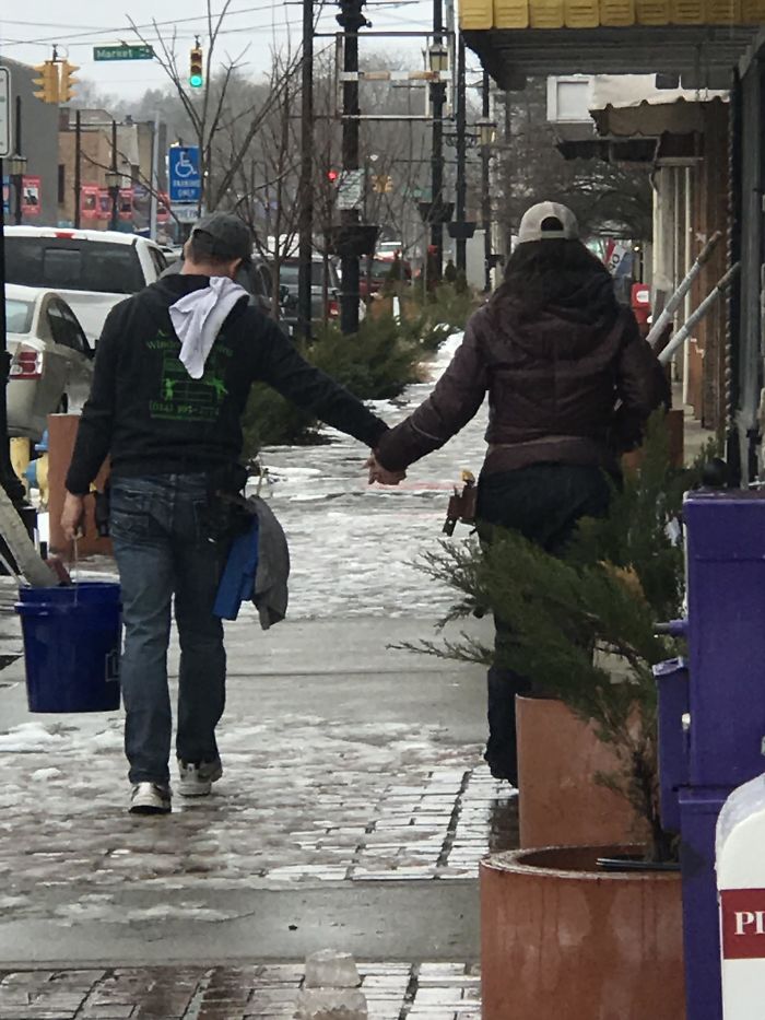 This Husband And Wife Are Window Washers In My Hometown