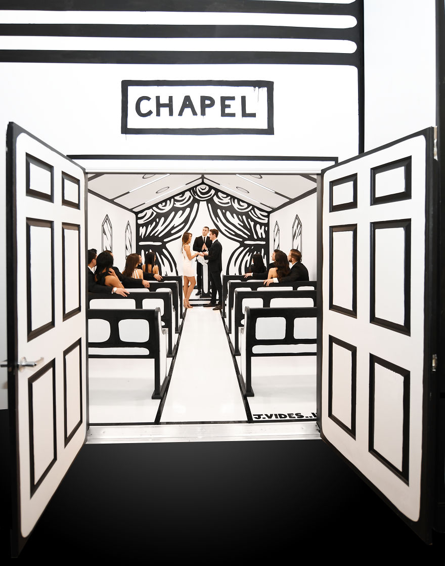 Artist Installs A Cartoon-Style Wedding Chapel In Vegas And It Makes For An Instagram-Worthy Wedding Artist Installs A Cartoon-Style Wedding Chapel In Vegas And It Makes For An Instagram-Worthy Wedding