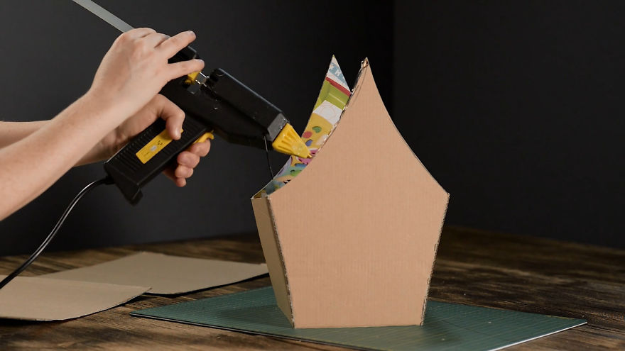 I Upcycled Cardboard Boxes Into A Witch House And It Cost Me Less Than $1 I Upcycled Cardboard Boxes Into A Witch House And It Cost Me Less Than $1