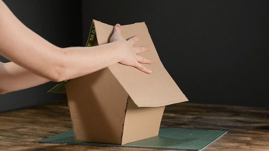 I Upcycled Cardboard Boxes Into A Witch House And It Cost Me Less Than $1 I Upcycled Cardboard Boxes Into A Witch House And It Cost Me Less Than $1