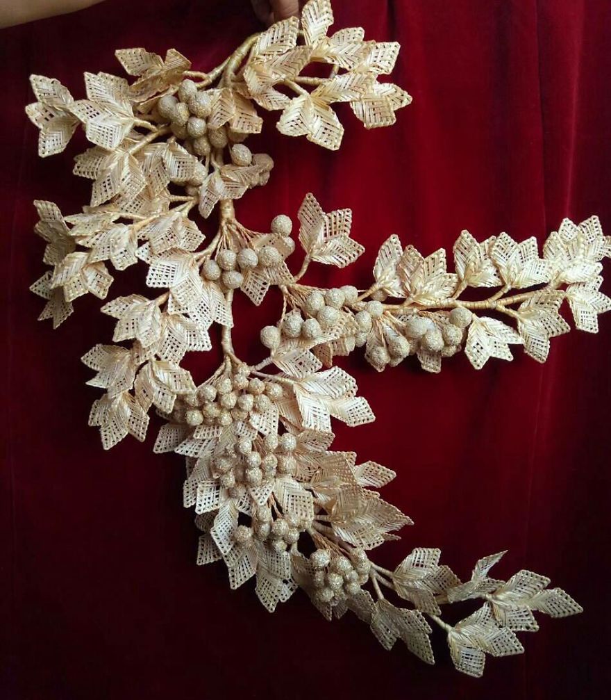 i Do Very Boring Work -
i Whip Unusual Things From Rye Straw. I Like It A Lot!