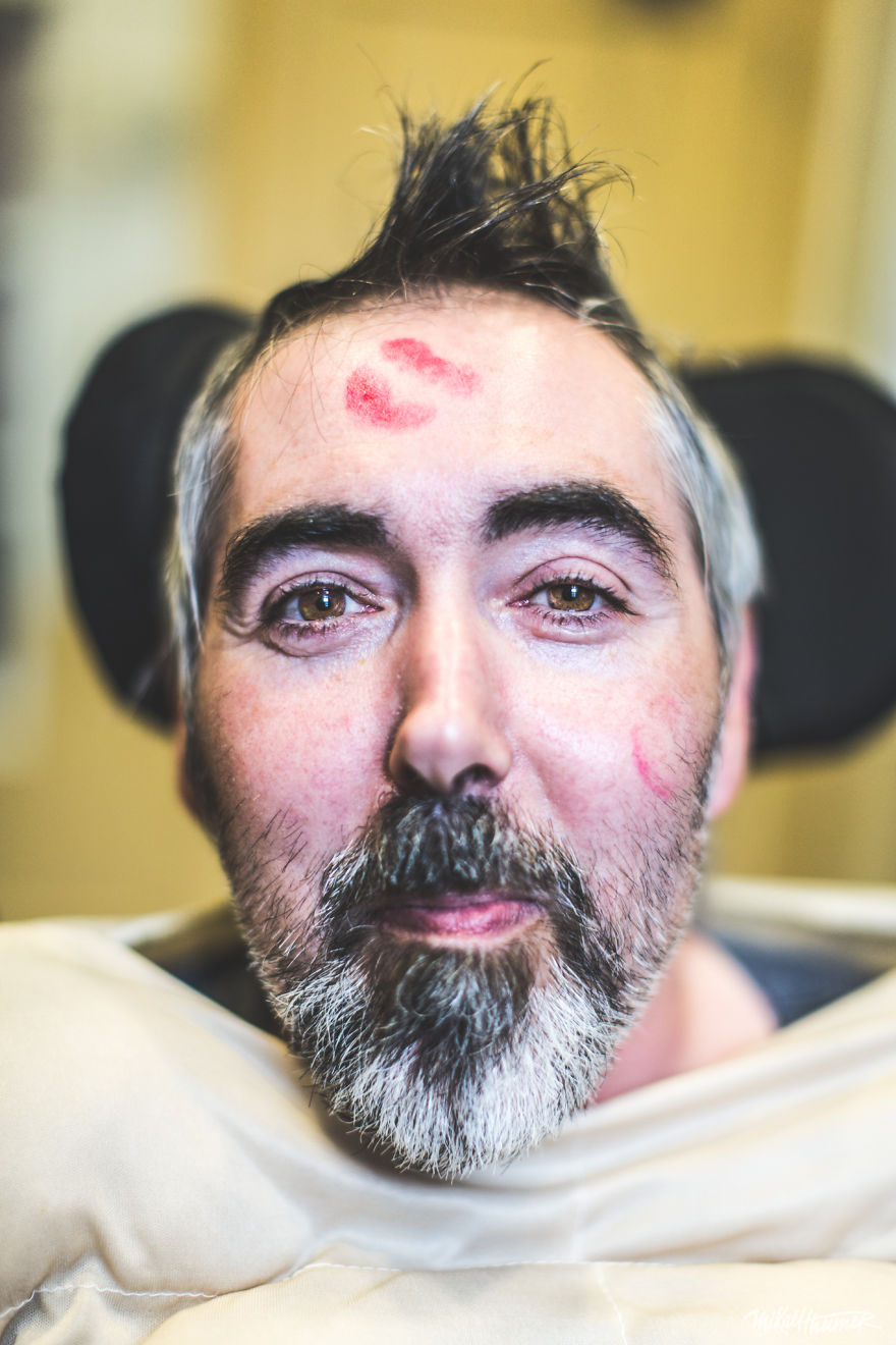 I Photograph The Colorful Faces Of People In Montreal. Up Close And Personal.