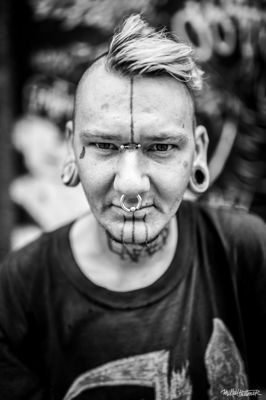 I Photograph The Colorful Faces Of People In Montreal. Up Close And Personal.