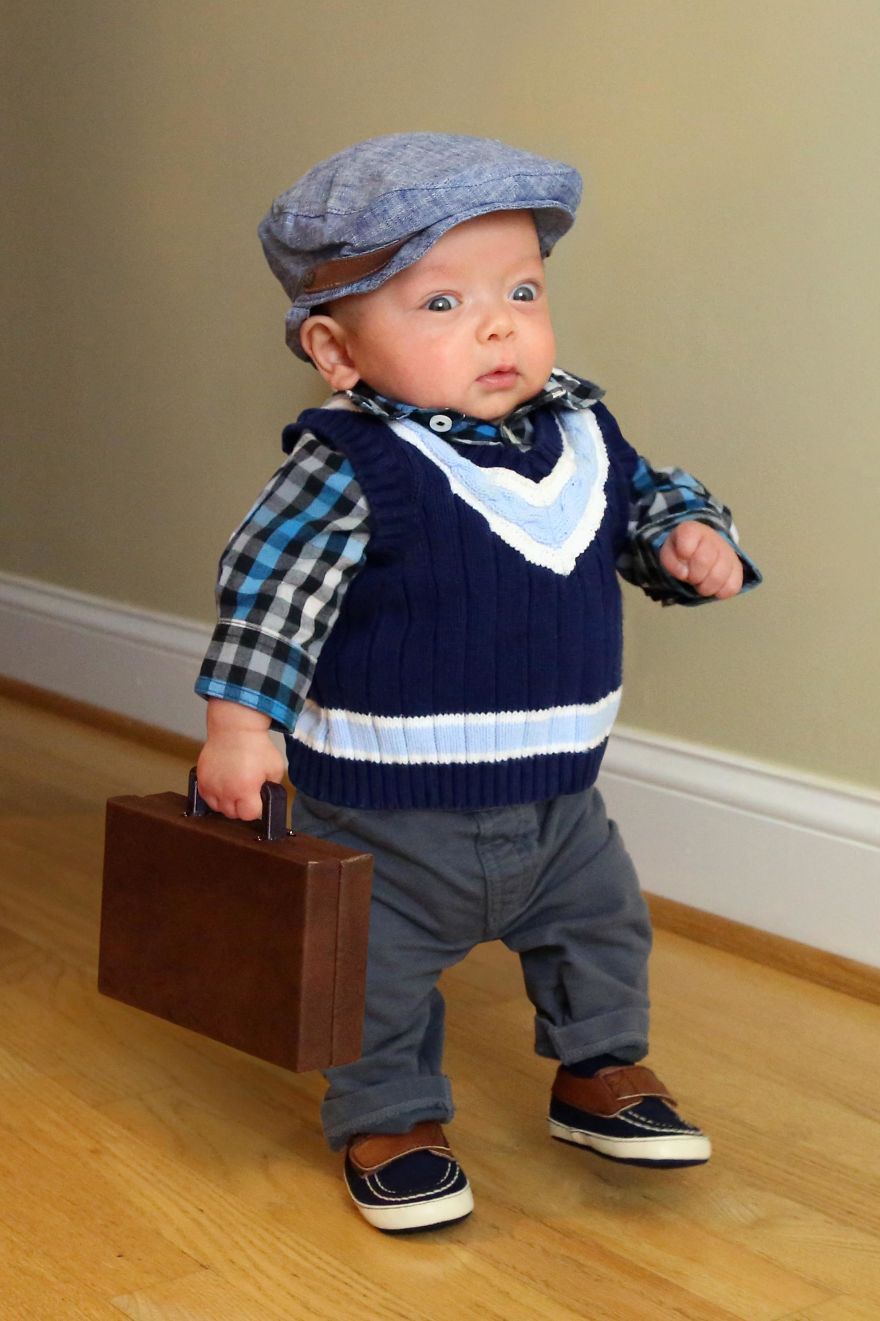 Dad Makes His Premature Baby Do Manly Things, And The Result Is Hilarious (OC) Dad Makes His Premature Baby Do Manly Things, And The Result Is Hilarious (OC)