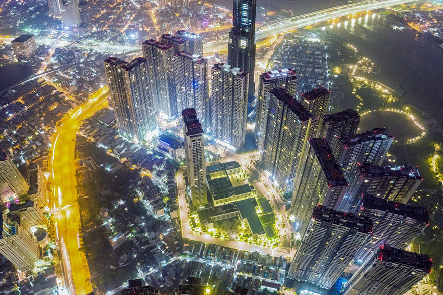 Sai Gon By Night By Tuan Nguyen