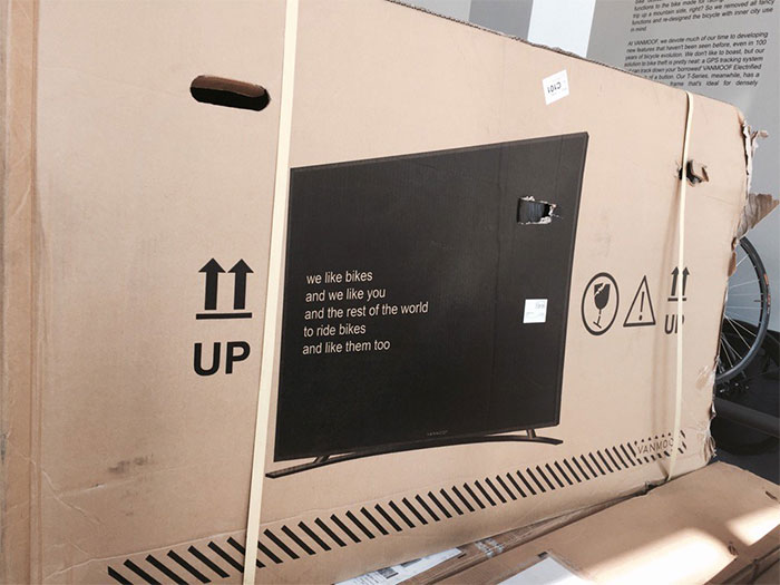 Genius Dutch Company Creates Fake TV Packaging For Their $3,000 Bikes, Reduces Shipping Damage By 80% Genius Dutch Company Creates Fake TV Packaging For Their $3,000 Bikes, Reduces Shipping Damage By 80%