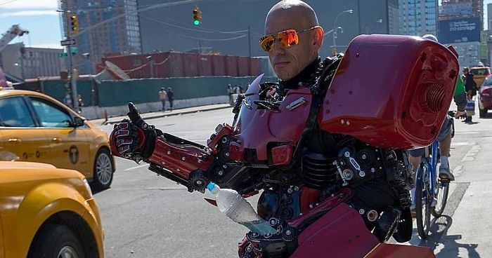 Artist Constructs Impressive Robot Costumes And Wears Them On The Streets Of New York