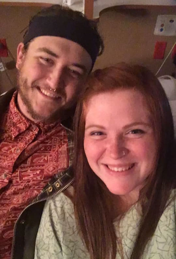 Man Posts Hilarious Live Updates Of His Wife Giving Birth, And It Will Crack You Up Man Posts Hilarious Live Updates Of His Wife Giving Birth, And It Will Crack You Up