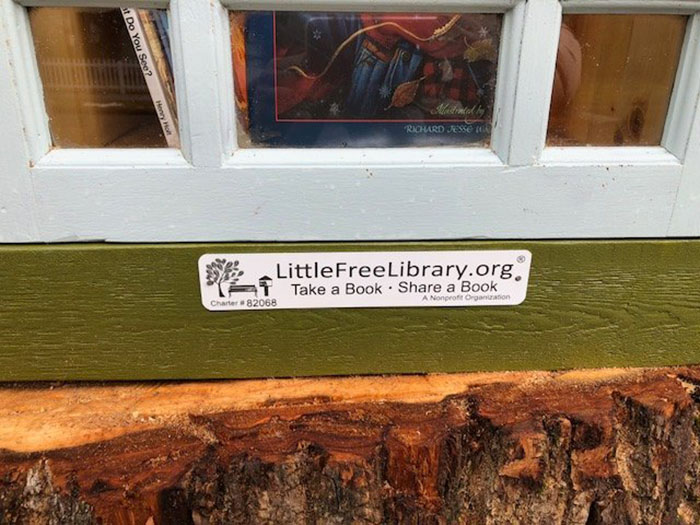 Woman Turned 110-Year-Old Dead Tree Into A Free Little Library For The Neighborhood And It Looks Magical