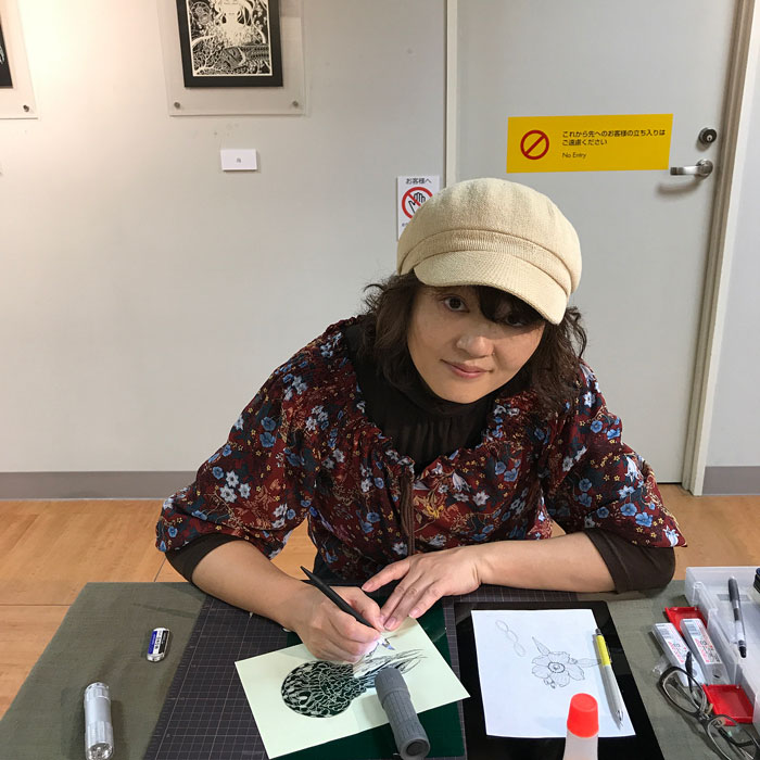 Japanese Artist Hand-Cuts Octopus From A Single Sheet Of Paper, And It’s Even More Impressive From Up Close Japanese Artist Hand-Cuts Octopus From A Single Sheet Of Paper, And It’s Even More Impressive From Up Close