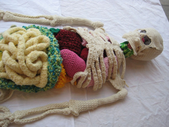 This Life-Size Crochet Skeleton Is So Intricate, The Stomach Even Has Half-Digested Food In It This Life-Size Crochet Skeleton Is So Intricate, The Stomach Even Has Half-Digested Food In It
