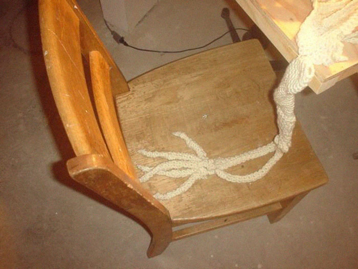 This Life-Size Crochet Skeleton Is So Intricate, The Stomach Even Has Half-Digested Food In It This Life-Size Crochet Skeleton Is So Intricate, The Stomach Even Has Half-Digested Food In It