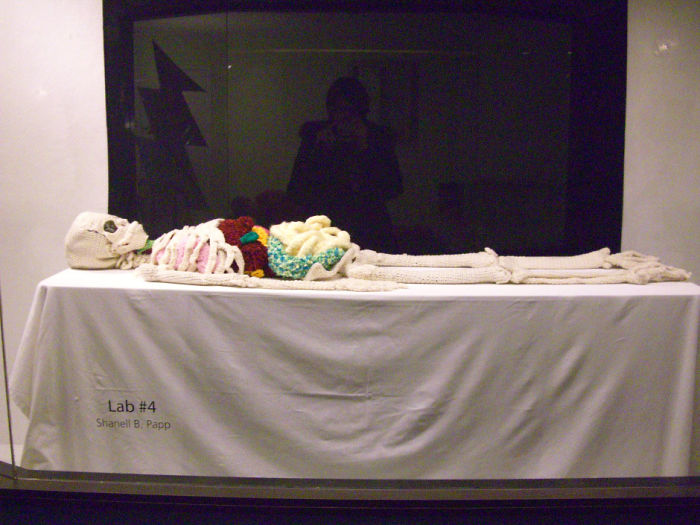 This Life-Size Crochet Skeleton Is So Intricate, The Stomach Even Has Half-Digested Food In It This Life-Size Crochet Skeleton Is So Intricate, The Stomach Even Has Half-Digested Food In It