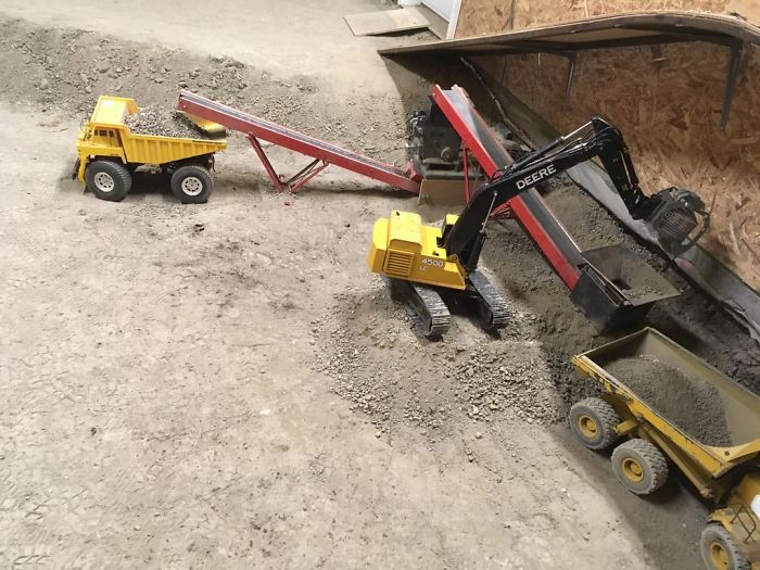 Guy Documents 14 Years Of Excavating His Basement With RC Toys, Has Over 6.3M Views Guy Documents 14 Years Of Excavating His Basement With RC Toys, Has Over 6.3M Views