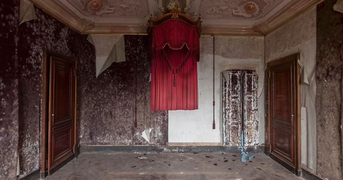 50 Photos Of Eerie Abandoned Sites That I Took While Traveling Through Italy