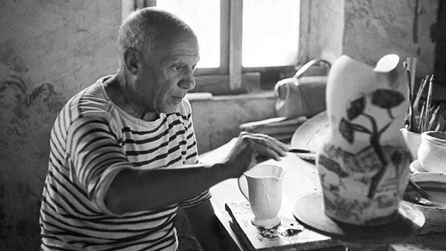 How Picasso Influenced The World Of Ceramics? Vase As A Shape To Be Filled In. How Picasso Influenced The World Of Ceramics? Vase As A Shape To Be Filled In.