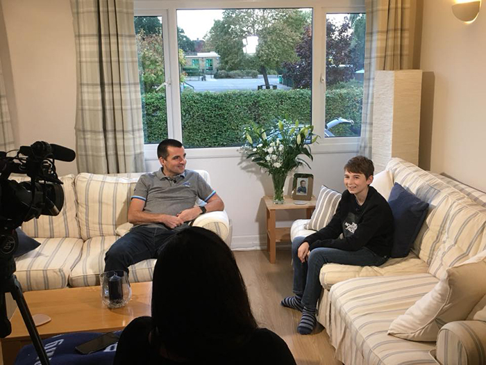 Dad Gets Tired Of Son Ignoring His Texts, Creates An App That Forces His Kid To Respond Dad Gets Tired Of Son Ignoring His Texts, Creates An App That Forces His Kid To Respond