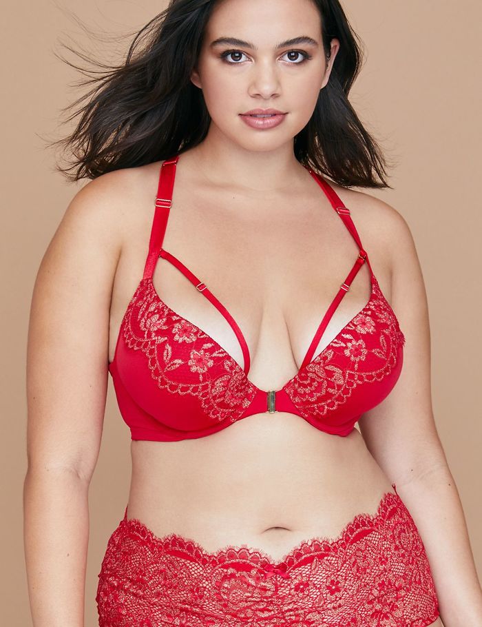 Someone Notices Rihanna's New Lingerie Is Different For Thin And Plus-Size Women, Posts Side-By Side Comparison Someone Notices Rihanna's New Lingerie Is Different For Thin And Plus-Size Women, Posts Side-By Side Comparison