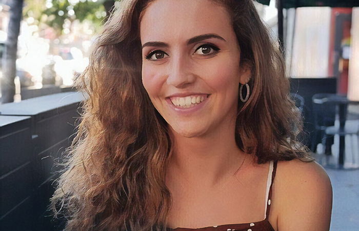 After Accidentally Showing Up For A Microsoft Job Interview A Month Early, This Student Shares Her Emails