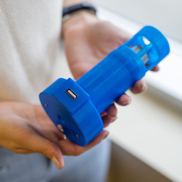 This Syrian Refugee Fled War-Torn Country In 2016 And Now Created A Charger That Uses A Plane's Air Vents To Power Devices This Syrian Refugee Fled War-Torn Country In 2016 And Now Created A Charger That Uses A Plane's Air Vents To Power Devices