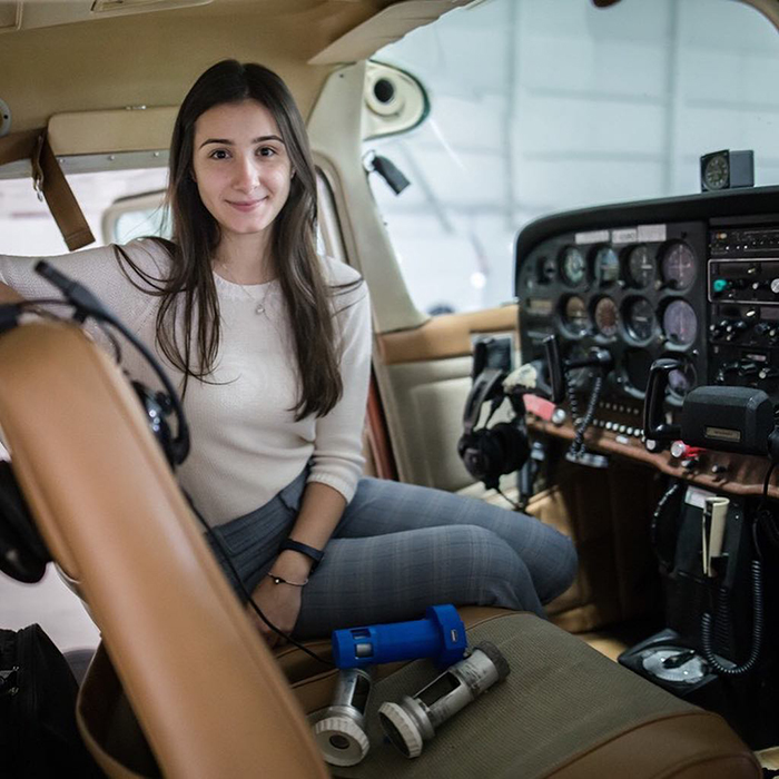 This Syrian Refugee Fled War-Torn Country In 2016 And Now Created A Charger That Uses A Plane's Air Vents To Power Devices This Syrian Refugee Fled War-Torn Country In 2016 And Now Created A Charger That Uses A Plane's Air Vents To Power Devices