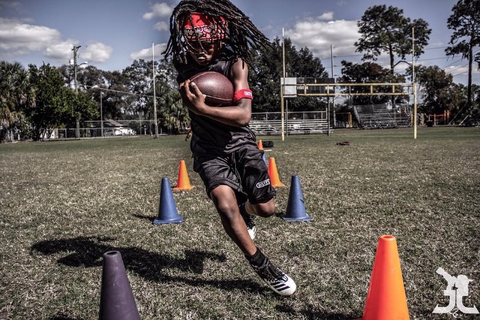 7-Year-Old Boy Runs So Fast, People Are Naming Him The Fastest Kid In The World 7-Year-Old Boy Runs So Fast, People Are Naming Him The Fastest Kid In The World