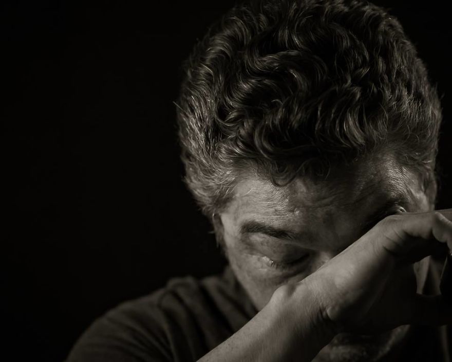 I Took Pictures Of My Friend Grieving A Lost Relationship I Took Pictures Of My Friend Grieving A Lost Relationship