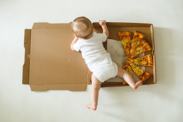 Mom Documents Her Baby's Growth During His First 12 Months Using Pizza Slices With Different Toppings Mom Documents Her Baby's Growth During His First 12 Months Using Pizza Slices With Different Toppings