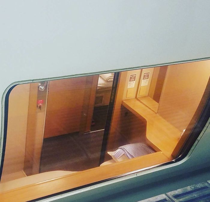 Japanese Sleeper Trains Look Ordinary From Outside But Their Interiors Are A Peaceful Oasis Japanese Sleeper Trains Look Ordinary From Outside But Their Interiors Are A Peaceful Oasis
