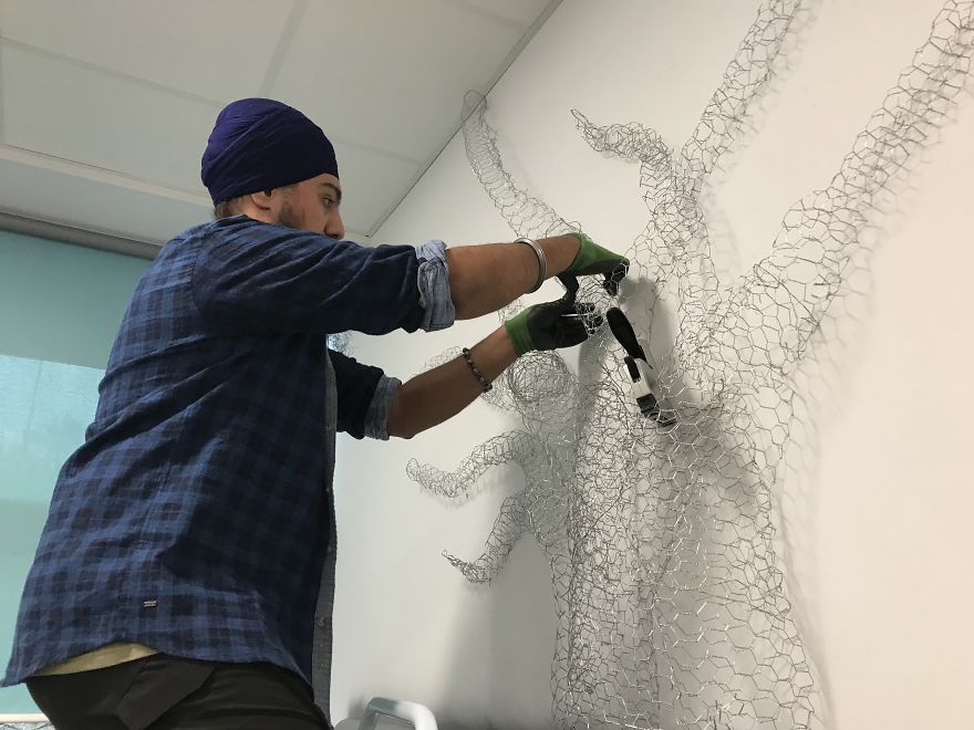Artist Transforms Dreary School Library Into A Colourful, Inspirational Space! Artist Transforms Dreary School Library Into A Colourful, Inspirational Space!