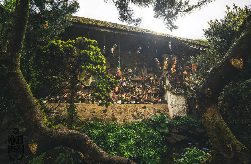 The House With Creepy Dolls The House With Creepy Dolls