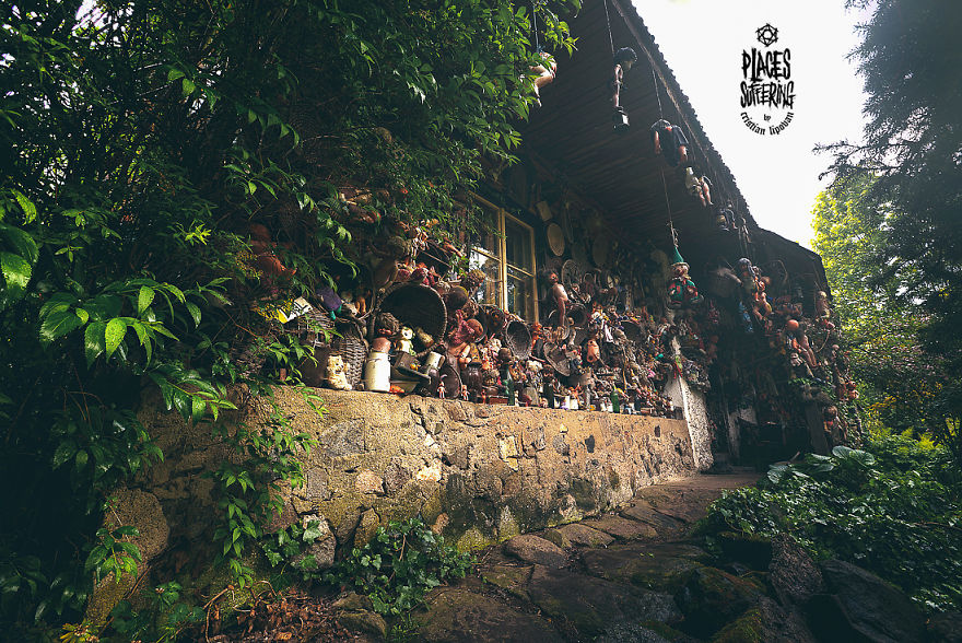 The House With Creepy Dolls