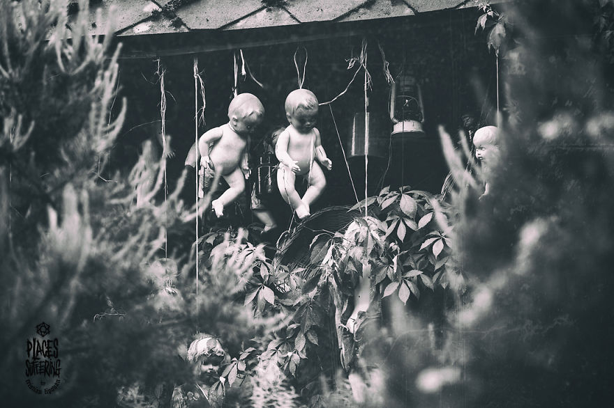 The House With Creepy Dolls The House With Creepy Dolls