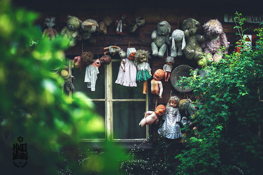 The House With Creepy Dolls The House With Creepy Dolls