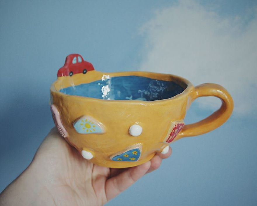 Russian Artist Transforms Everyday Objects Into "Something Else"