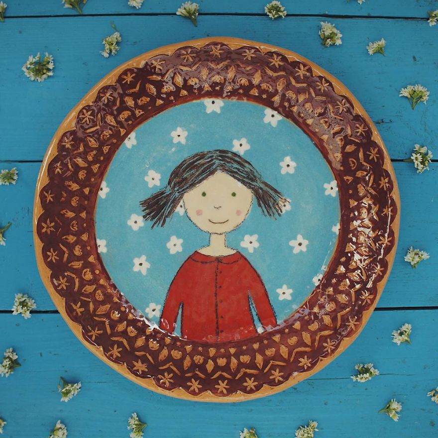 Russian Artist Transforms Everyday Objects Into "Something Else"