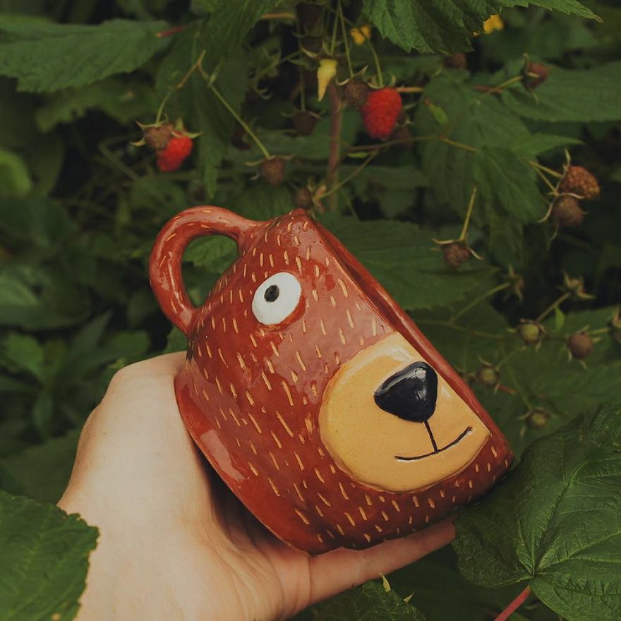 Russian Artist Transforms Everyday Objects Into "Something Else"