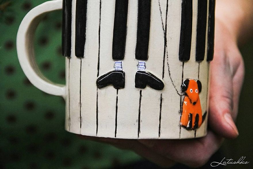 Russian Artist Transforms Everyday Objects Into "Something Else"