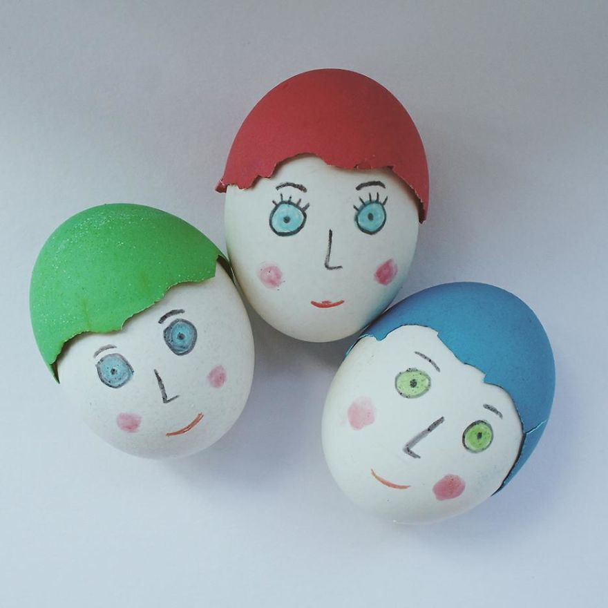 Russian Artist Transforms Everyday Objects Into "Something Else"