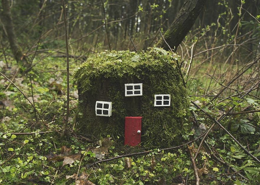 Russian Artist Transforms Everyday Objects Into "Something Else"