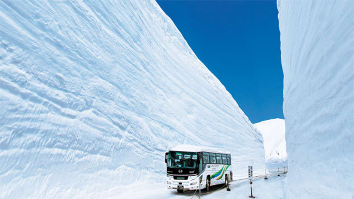 Welcome To The ‘Roof Of Japan’, The Snowiest Road In The World Welcome To The ‘Roof Of Japan’, The Snowiest Road In The World