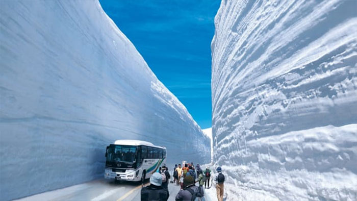 Welcome To The ‘Roof Of Japan’, The Snowiest Road In The World Welcome To The ‘Roof Of Japan’, The Snowiest Road In The World