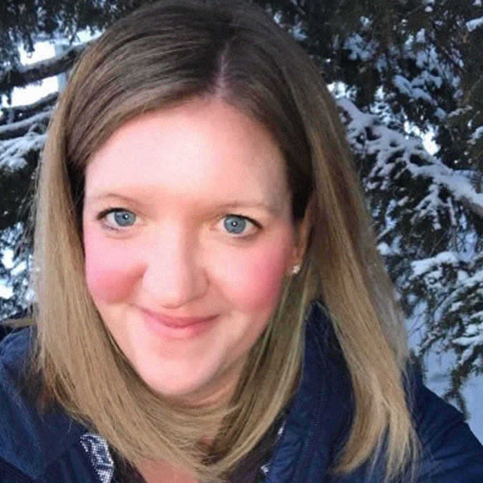 Woman Shares The "Ball In The Box" Analogy Her Doctor Taught Her To Help Deal With Grief