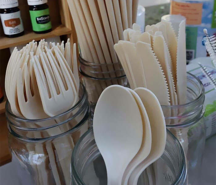 Mexican Company Finds A Genius Way To Use Avocado Seeds To Create Biodegradable Single-Use Cutlery