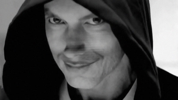 Guy Makes Eminem ‘Smile’ By Photoshopping His Pics And They Look Better Now (14 Pics) Guy Makes Eminem ‘Smile’ By Photoshopping His Pics And They Look Better Now (14 Pics)