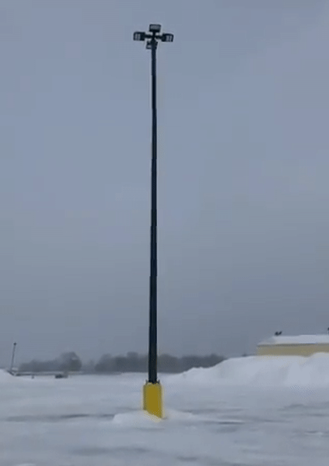 Cadillac Michigan The Light Poles Are Shivering. Science Mannn