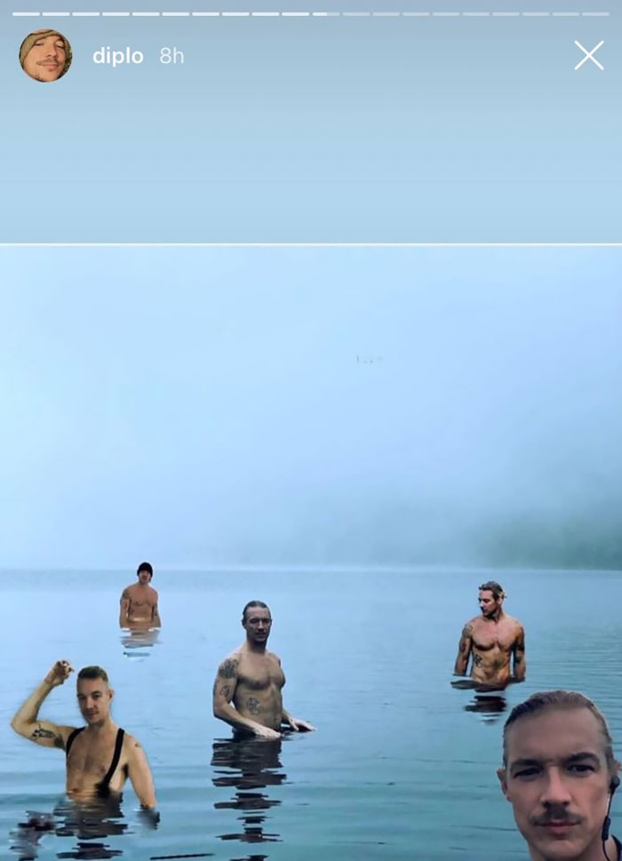 Diplo Complains About People 'Ruining' His Photo, So John Mayer Photoshops Them Out And Asks For $400